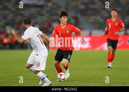 Hwang In Beom (KOR), 25 gennaio 2019 - Calcio : AFC Coppa d'asia emirati arabi uniti 2019 quaterfinals match tra Corea 0-1 Qatar all'Zayed Sport City Stadium di Abu Dhabi, negli Emirati Arabi Uniti. (Foto di Mutsu Kawamori/AFLO) [3604] Foto Stock