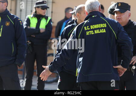 27 gennaio 2019 - 27 gennaio 2019 (Malaga) Funerale di Julen nella conceria del quartiere di El Palo Malaga con la presenza dei genitori, il cugino (proprietario del Totalan station wagon, dove l'evento è stato), Sindaco di Totalan sindaco di Malaga e numerosi paesi vicini si sono riuniti per accompagnare la famiglia dopo 13 giorni di angoscia nel pozzetto a 70 metri di profondità. Credito: Lorenzo Carnero/ZUMA filo/Alamy Live News Foto Stock