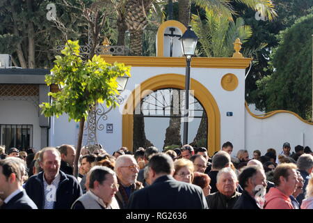 27 gennaio 2019 - 27 gennaio 2019 (Malaga) Funerale di Julen nella conceria del quartiere di El Palo Malaga con la presenza dei genitori, il cugino (proprietario del Totalan station wagon, dove l'evento è stato), Sindaco di Totalan sindaco di Malaga e numerosi paesi vicini si sono riuniti per accompagnare la famiglia dopo 13 giorni di angoscia nel pozzetto a 70 metri di profondità. Credito: Lorenzo Carnero/ZUMA filo/Alamy Live News Foto Stock