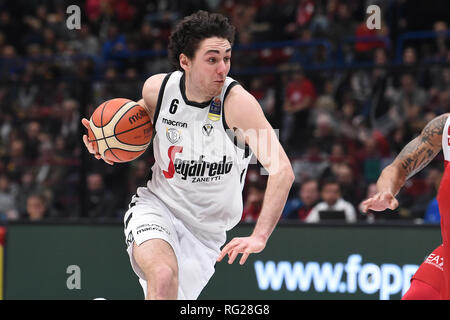 Foto di Claudio Grassi - LaPresse 27 gennaio 2019 Assago, Milano (Italia) Sport Basket Serie A CESTELLO Postemobile 2018-2019 AX Armani Exchange Olimpia Milano - Segafredo Virtus Bologna Nella foto: Alessandro Pajola (#6 Segafredo Virtus Bologna) Foto Stock