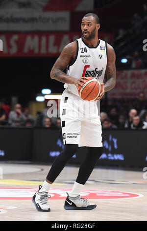 Foto di Claudio Grassi - LaPresse 27 gennaio 2019 Assago, Milano (Italia) Sport Basket Serie A CESTELLO Postemobile 2018-2019 AX Armani Exchange Olimpia Milano - Segafredo Virtus Bologna Nella foto: Amath M'Baye (#24 Segafredo Virtus Bologna) Foto Stock