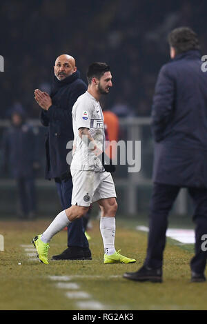 Torino, Italia. Il 27 gennaio 2019. Foto LaPresse - Fabio Ferrari 27 gennaio 2019 Torino, Italia Sport calcio ESCLUSIVA TORINO Torino FC vs Inter - Campionato di calcio di Serie A TIM 2018/2019 - Stadio Olimpico Grande Torino. Nella foto:Politano espulso foto LaPresse - Fabio Ferrari 27 gennaio 2019 torino, Italia sport soccer esclusiva TORINO Torino FC vs Inter - Italian Football Championship League A TIM 2018/2019 - Olimpico Grande Torino Stadium. Nel pic:Politano Credito: LaPresse/Alamy Live News Foto Stock