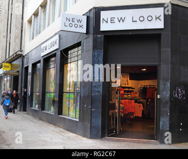 Londra, Regno Unito. Il 27 gennaio 2019. Una vista del nuovo look negozi durante la crisi finanziaria.più cattive notizie sull'UK High Street come lottano gli abiti femminili rivenditore Nuovo Look annunciare essi possono essere costretto a mettere se stessa fino alla vendita al fine di completare un salvataggio rifinanziare.Il rivenditore ha circa 500 negozi, dice che sarà invece fino a 92% della società di ritorno per ridurre la sua â€1,35 miliardi di debito a circa â€500m Credito: Keith Mayhew/SOPA Immagini/ZUMA filo/Alamy Live News Foto Stock