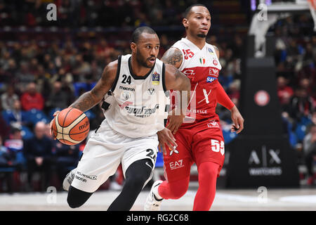 Foto di Claudio Grassi - LaPresse 27 gennaio 2019 Assago, Milano (Italia) Sport Basket Serie A CESTELLO Postemobile 2018-2019 AX Armani Exchange Olimpia Milano - Segafredo Virtus Bologna Nella foto: Amath M'Baye (#24 Segafredo Virtus Bologna) Foto Stock