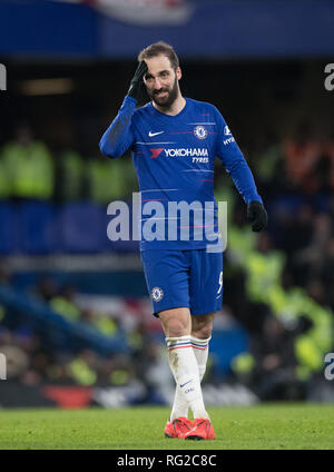 Londra, Regno Unito. Il 27 gennaio 2019. Gonzalo HIGUAIN del Chelsea durante la FA Cup 4° round match tra Chelsea e Sheffield Mercoledì a Stamford Bridge, Londra, Inghilterra il 27 gennaio 2019. Foto di Andy Rowland.solo uso editoriale, è richiesta una licenza per uso commerciale. Nessun uso in scommesse, giochi o un singolo giocatore/club/league pubblicazione. Credito: Andrew Rowland/Alamy Live News Foto Stock