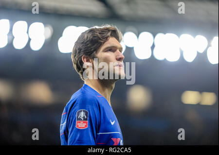 Londra, Regno Unito. Il 27 gennaio 2019. Marcos Alonso di Chelsea durante la FA Cup quarto round match tra Chelsea e Sheffield Mercoledì a Stamford Bridge, Londra, Inghilterra il 27 gennaio 2019. Foto di Adamo di Loreto. Solo uso editoriale, è richiesta una licenza per uso commerciale. Nessun uso in scommesse, giochi o un singolo giocatore/club/league pubblicazioni. Credit: UK Sports Pics Ltd/Alamy Live News Foto Stock