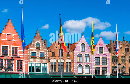 Grand Piazza del Mercato (Grote Markt) edifici a Bruges, Belgio. Foto Stock