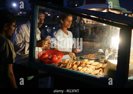 LKA, Sri Lanka : Capitale Colombo, centro città, Galle Face Drive, lungofiume all'Oceano Indiano. Foto Stock