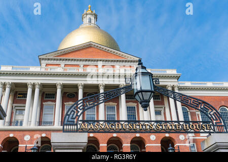 Facciata del Massachusetts Capitale dello Stato edificio in Boston Massachusetts Foto Stock