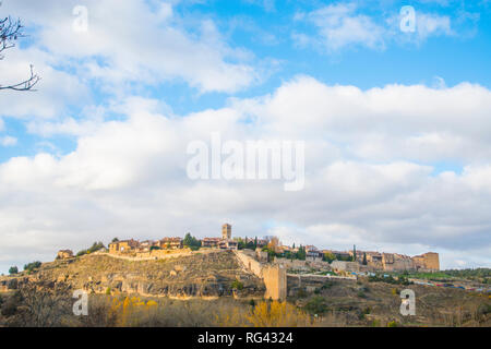 Panoramica. A Pedraza, provincia di Segovia Castilla Leon, Spagna. Foto Stock