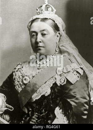 Victoria è la Regina del Regno Unito di Gran Bretagna e Irlanda dal 20 giugno 1837 fino alla sua morte nel 1901. Il 1 maggio 1876, ha adottato il titolo aggiuntivo di Empress of India. Scansionata da materiale di immagine negli archivi della stampa Ritratto - Servizio (ex premere ritratto Bureau). Foto Stock