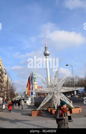 La torre della TV (Fernsehturm), Berlino, Germania, Gennaio 2019 Foto Stock