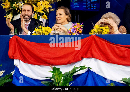 La principessa Margarita e la principessa Beatrice dei Paesi Bassi durante il Jumping Amsterdam World Cup della RAI Amsterdam, 27 gennaio 2019. Foto: Patrick van Katwijk | Foto Stock