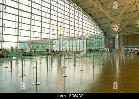 INCHEON, COREA DEL SUD - circa giugno, 2017: dentro l'Aeroporto Internazionale di Incheon. Foto Stock