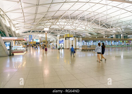 INCHEON, COREA DEL SUD - circa giugno, 2017: dentro l'Aeroporto Internazionale di Incheon. Foto Stock