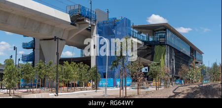 Jan 2019 Sydney Australia: come parte della nuova metropolitana nord-ovest la linea ferroviaria tra Rouse Hill e Chatswood, Kellyville Station si avvicina al completamento. Foto Stock