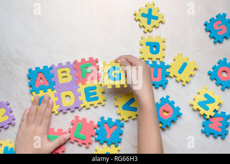 Bambino alfabeto gioco puzzle Foto Stock