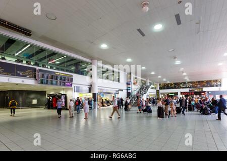 London, Regno Unito - 31 Luglio 2018: South Terminal all'aeroporto di London Gatwick (LGW) nel Regno Unito. | Utilizzo di tutto il mondo Foto Stock