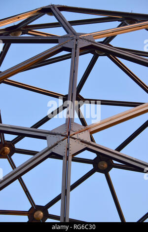 La sferica Lookout sul Lago Balaton in Balatonboglár, Ungheria. Un Gömbkilátó un Balatonnál Balatonbogláron, Magyarország. Foto Stock