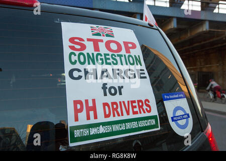 Londra, Regno Unito. Il 28 gennaio 2019. Noleggio privato di driver di protesta contro la tassa di congestione e di discriminazione nei confronti dei piloti fuori TFL uffici a Southwark . Credito: George Wright Cracknell/Alamy Live News Foto Stock