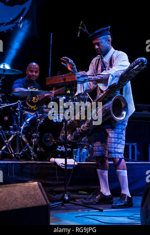 La band alternative rock Fishbone performing live a Kesselhaus, Berlin - Germania. Foto Stock