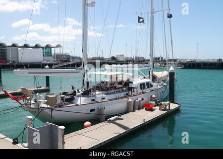 Yacht ormeggiati nel porto di Auckland, Nuova Zelanda Foto Stock