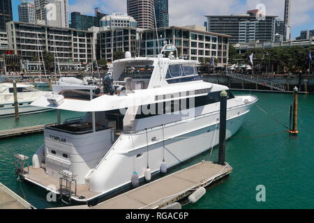 Motor Yacht ormeggiati nel porto di Auckland, Nuova Zelanda Foto Stock