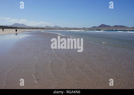 Playa de Famara, Lanzarote, Kanarische isole, Spanien Foto Stock