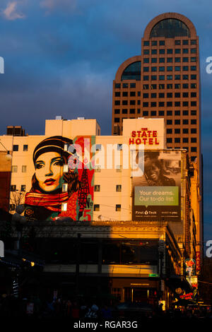 SEATTLE, NELLO STATO DI WASHINGTON - Gennaio 2019 - vista sullo skyline di Seattle al tramonto, affacciato sulla Baia di Elliot, Puget Sound a Seattle, Washington, Stati Uniti d'America in Foto Stock