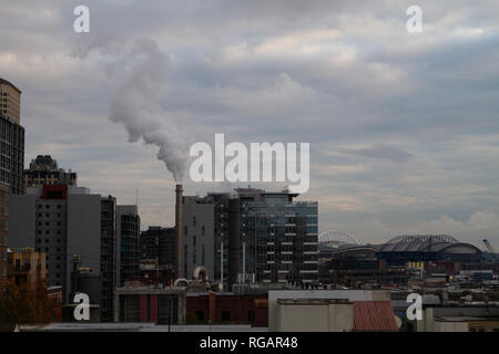 SEATTLE, NELLO STATO DI WASHINGTON - Gennaio 2019 - vista sullo skyline di Seattle al tramonto, affacciato sulla Baia di Elliot, Puget Sound a Seattle, Washington, Stati Uniti d'America in Foto Stock