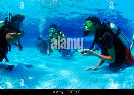 Lezioni di immersioni Foto Stock