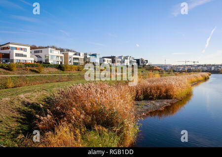 Dortmund, Renania settentrionale-Vestfalia, la zona della Ruhr, Germania - Lago di Phoenix, Lago di Phoenix è un lago artificiale sulla ex acciaierie Phoenix-Ost sito in D Foto Stock