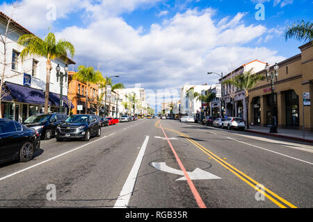 Marzo 15, 2018 Pasadena / CA / STATI UNITI D'AMERICA - via dello shopping nella zona del centro cittadino Foto Stock