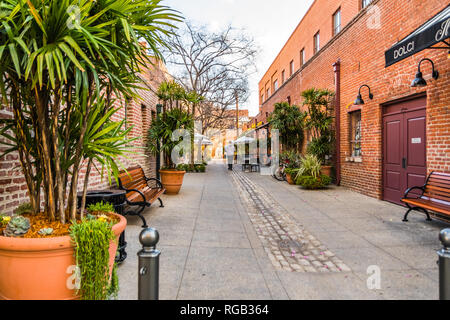 Marzo 15, 2018 Pasadena / CA / STATI UNITI D'AMERICA - strada pedonale nel centro della città Foto Stock