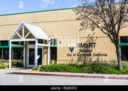 Aprile 12, 2018 Sunnyvale / CA / USA - Ingresso alla stazione intelligente che fornisce servizi di riciclaggio per tutte le residenze e le aziende a Sunnyvale, M Foto Stock