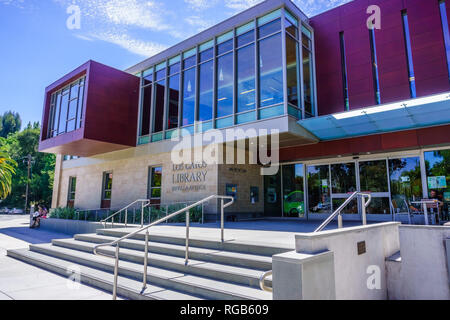 Luglio 30, 2018 Los Gatos / CA / STATI UNITI D'AMERICA - Il nuovo e moderno Los Gatos libreria nell'area del centro cittadino, accanto al Civic Center; South San Francisco Bay Area Foto Stock