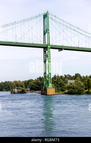 Isole 1000 Regione, Ontario, Canada, 17 Giugno 2018: 1000 isole ponte internazionale è un sistema di cinque ponti sul fiume San Lorenzo Foto Stock