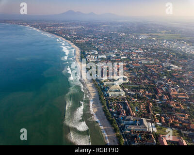 Indonesia, Bali, vista aerea di kuta beach Foto Stock