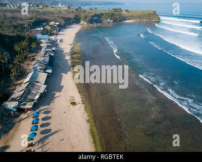 Indonesia, Bali, veduta aerea della spiaggia di Balangan Foto Stock