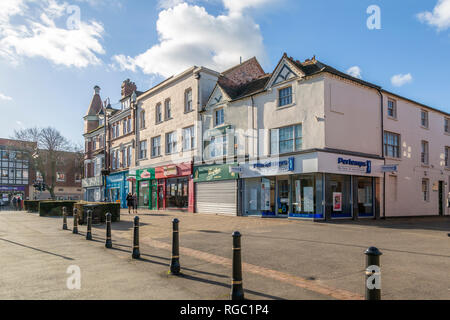Vista della Chiesa occidentale verde a Redditch Town Center, Worcestershire. Foto Stock