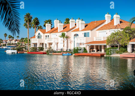 Affluente case sul lago del Sahara in Las Vegas Nevada USA Foto Stock