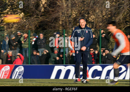 Foto di Massimo Paolone/LaPresse 29 gennaio 2019 Bologna, Italia sport calcio Primo allenamento allenatore Bologna FC Sinisa Mihajlovic - Campionato di calcio di Serie A TIM 2018/2019 - Centro Tecnico "Niccolo Galli" nella foto: Sinisa Mihajlovic Photo Massimo Paolone/LaPresse Gennaio 29, 2019 Bologna, Italia sport soccer prima formazione coach Bologna FC Sinisa Mihajlovic - Italian Football Championship League A TIM 2018/2019 - "Niccolo Galli" centro tecnico. Nel pic: Sinisa Mihajlovic Foto Stock