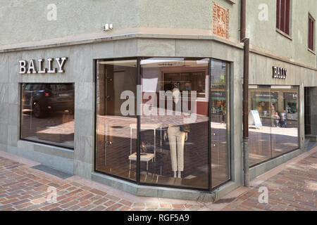 SANKT MORITZ, Svizzera - Agosto 16, 2018: Bally negozio di lusso in una soleggiata giornata estiva in Sankt Moritz, Svizzera Foto Stock