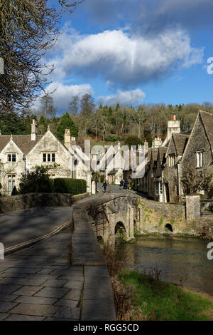 Castle Combe nel Wiltshire è uno di Inghilterra del più bei villaggi Foto Stock