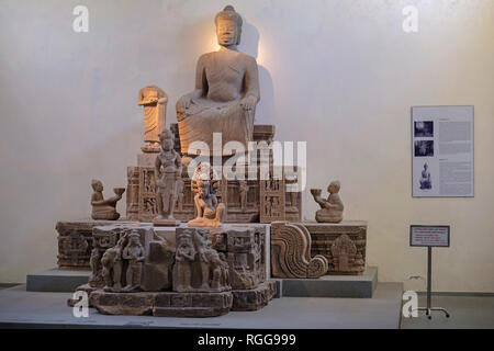 Statua di Pietra di Buddha presso il Museo di Cham scultura di Da Nang, Vietnam Asia Foto Stock