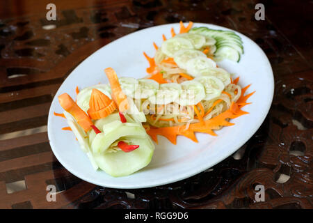Decorate piatti al Tinh Gia Vien ristorante in tinta, Vietnam, Asia Foto Stock