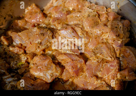 Close up di manzo marinato cubi Foto Stock