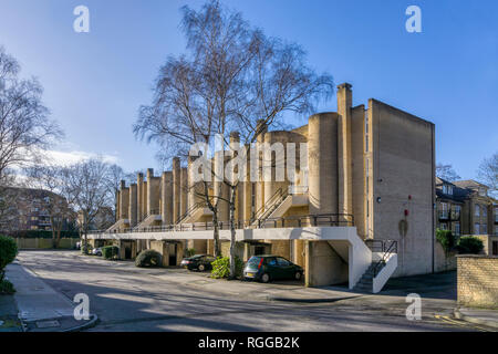 Apex vicino a Beckenham è stato progettato da Derek Sharp Associates nel 1966. Ha vinto 1968 design architettonico Progetto Award, localmente elencati dal Consiglio di Bromley Foto Stock