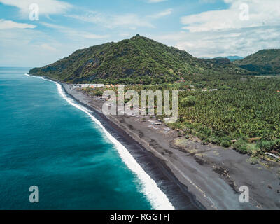 Indonesia, Bali, Karangasem, veduta aerea della spiaggia di Bugbug Foto Stock