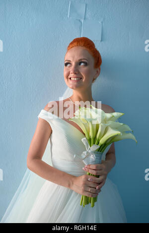 Giovani belle i capelli rossi sposa Foto Stock